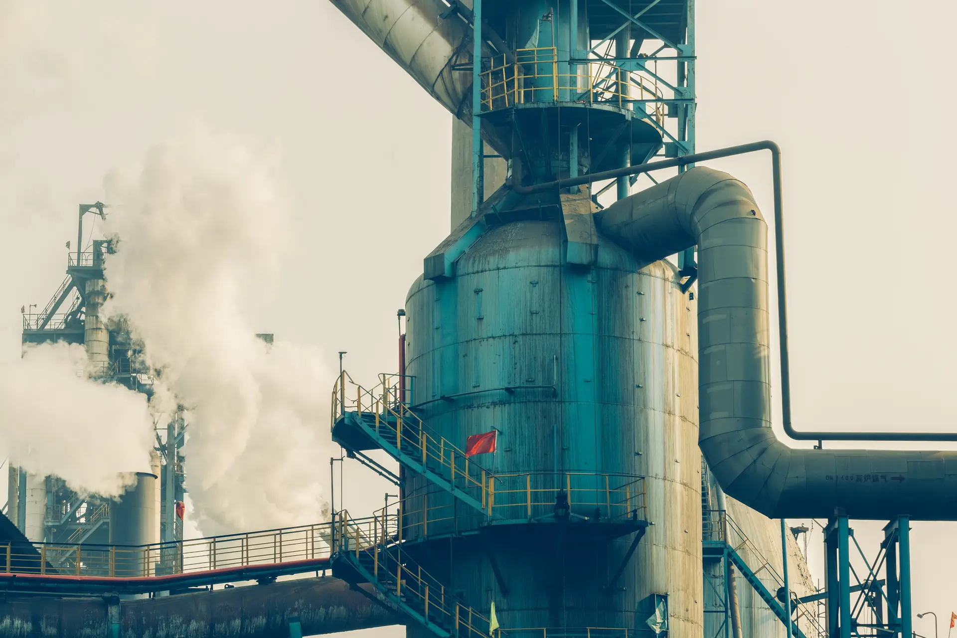 Crude distillation unit temperature monitoring