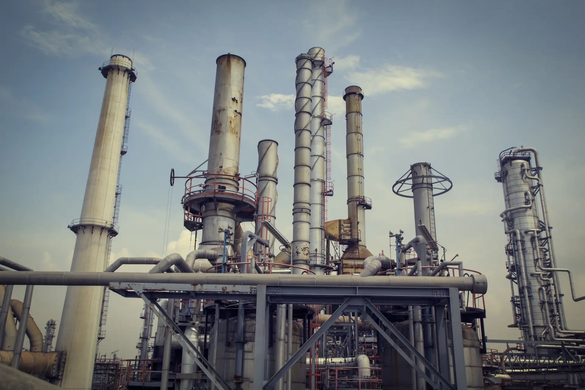 Refinery temperature monitoring