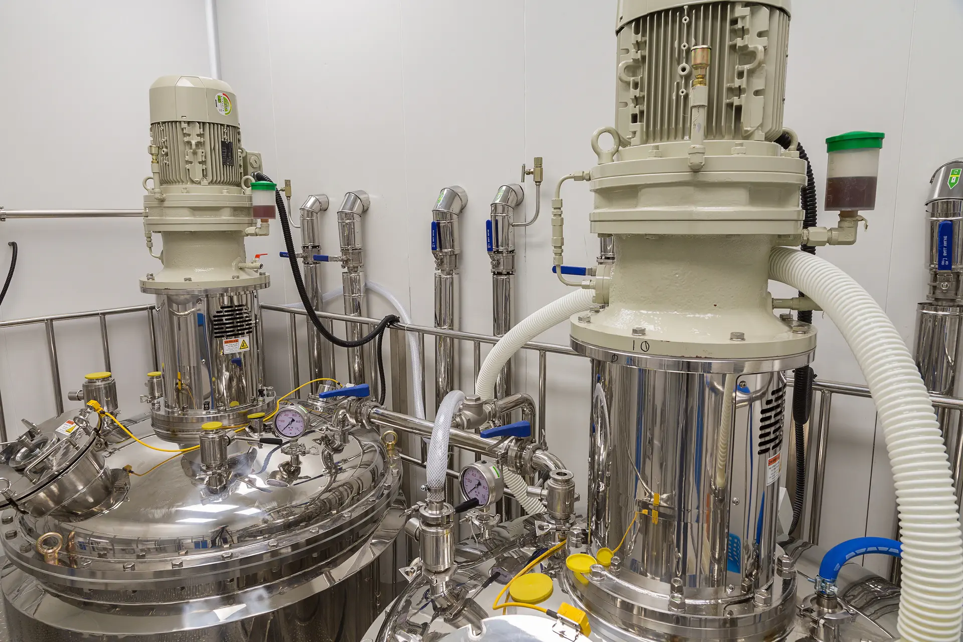 Vacuum distillation unit temperature monitoring